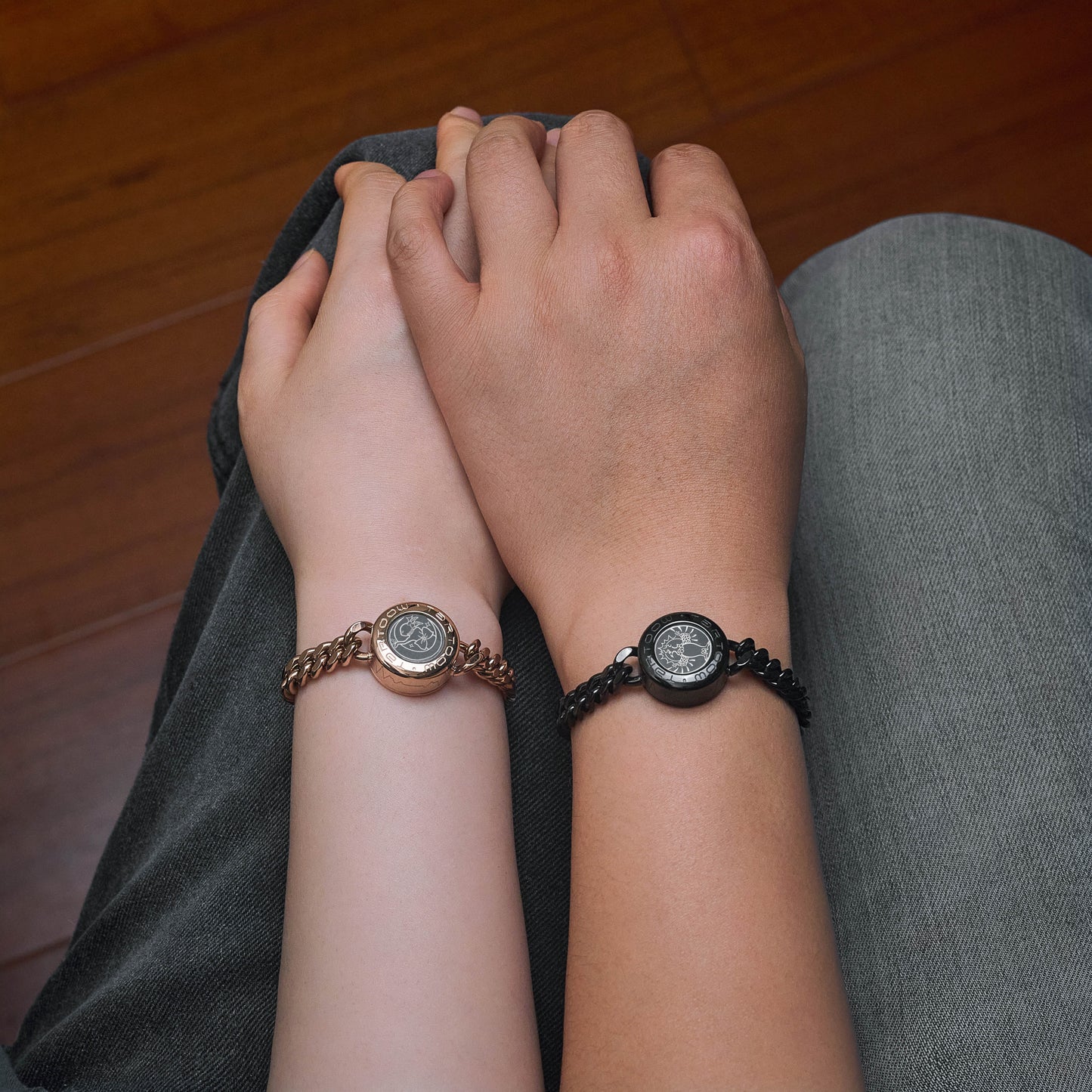 tartoow Long Distance Touch Vibration Bracelets Long Distance Relationship Gifts for Girlfriend Boyfriend Love Bracelets for Couples Bluetooth GD001