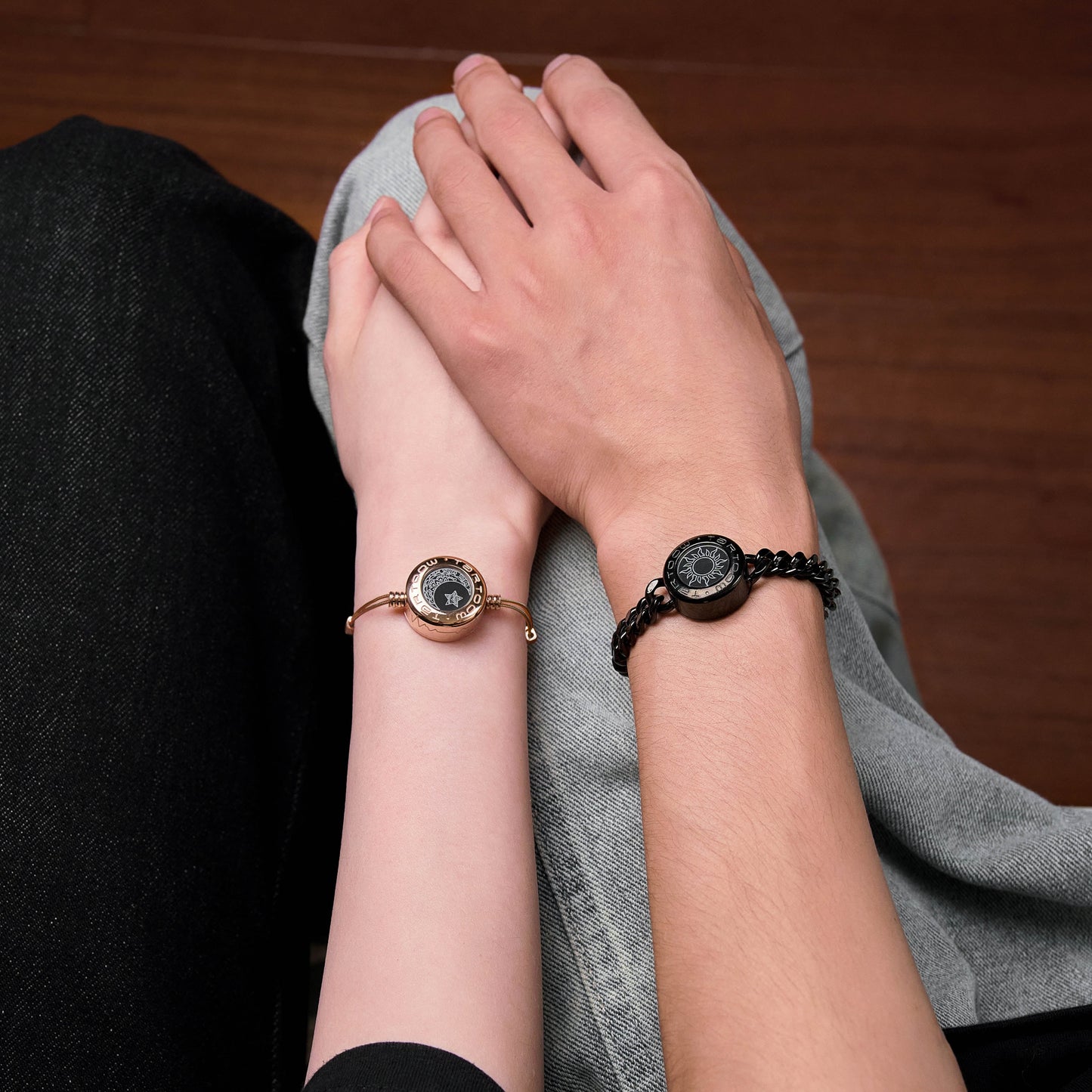 tartoow Long Distance Touch Vibration Bracelets Long Distance Relationship Gifts for Girlfriend Boyfriend Love Bracelets for Couples Bluetooth GD001