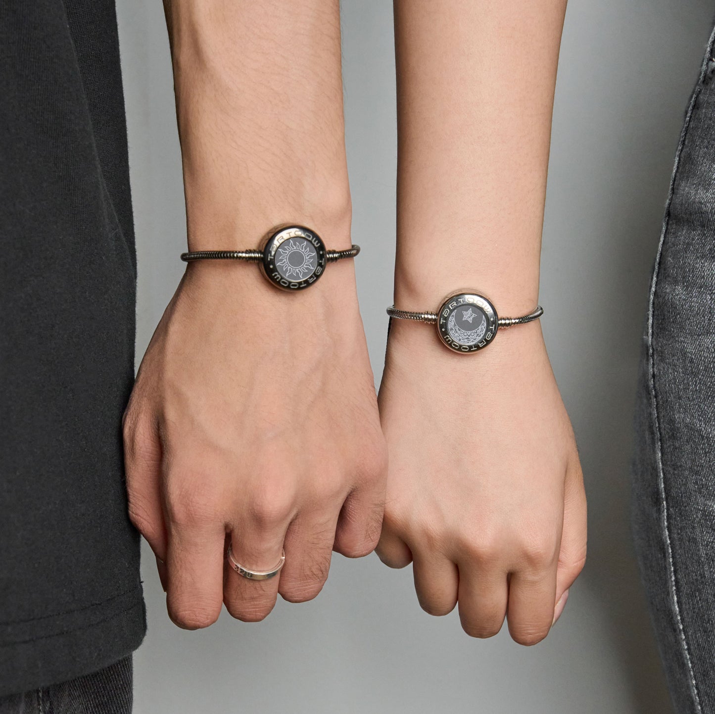 tartoow Long Distance Touch Vibration Bracelets Long Distance Relationship Love Bracelets for Couples Bluetooth S001
