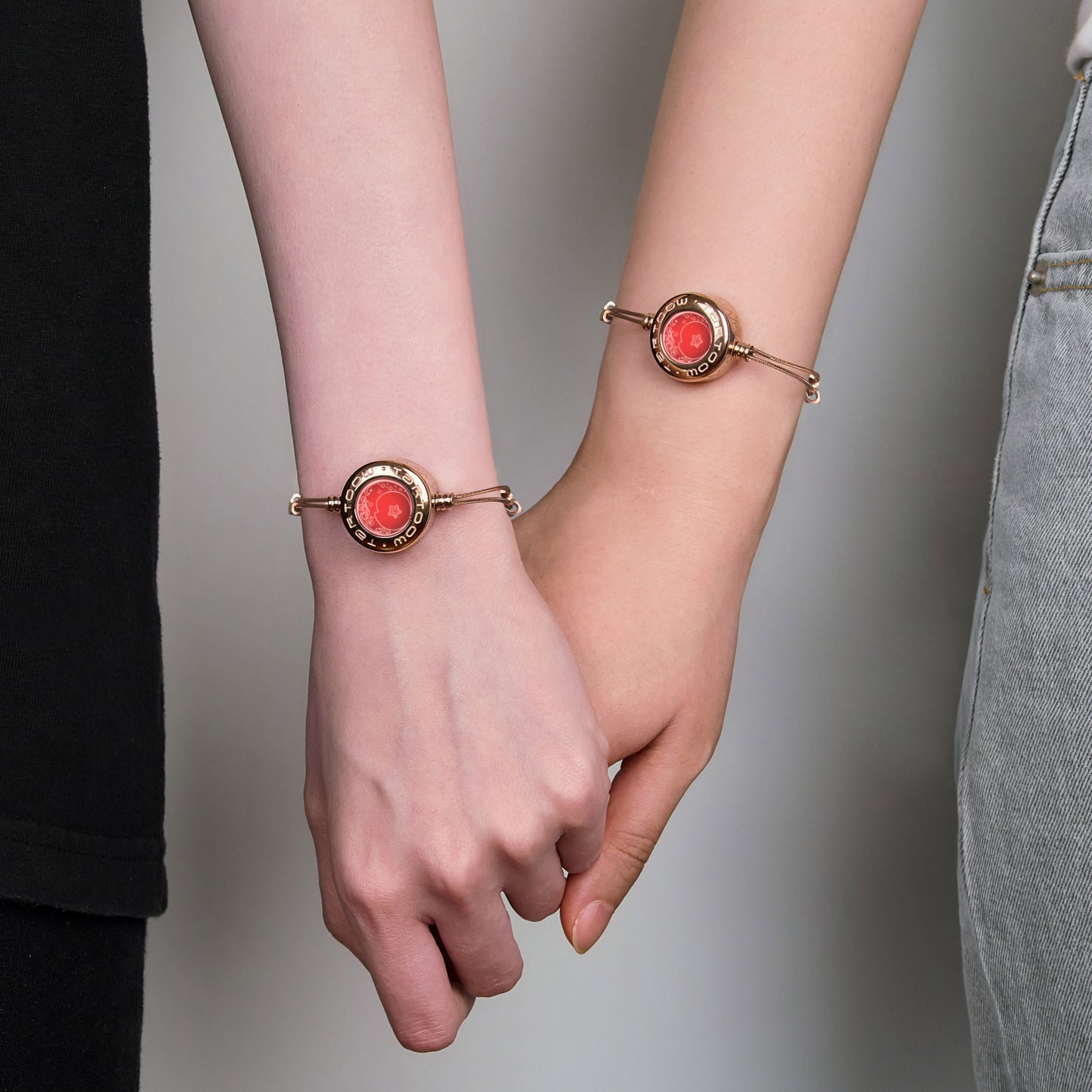 tartoow Long Distance Touch Vibration Bracelets Long Distance Relationship Gifts for Girlfriend Boyfriend Love Bracelets for Couples Bluetooth GD001