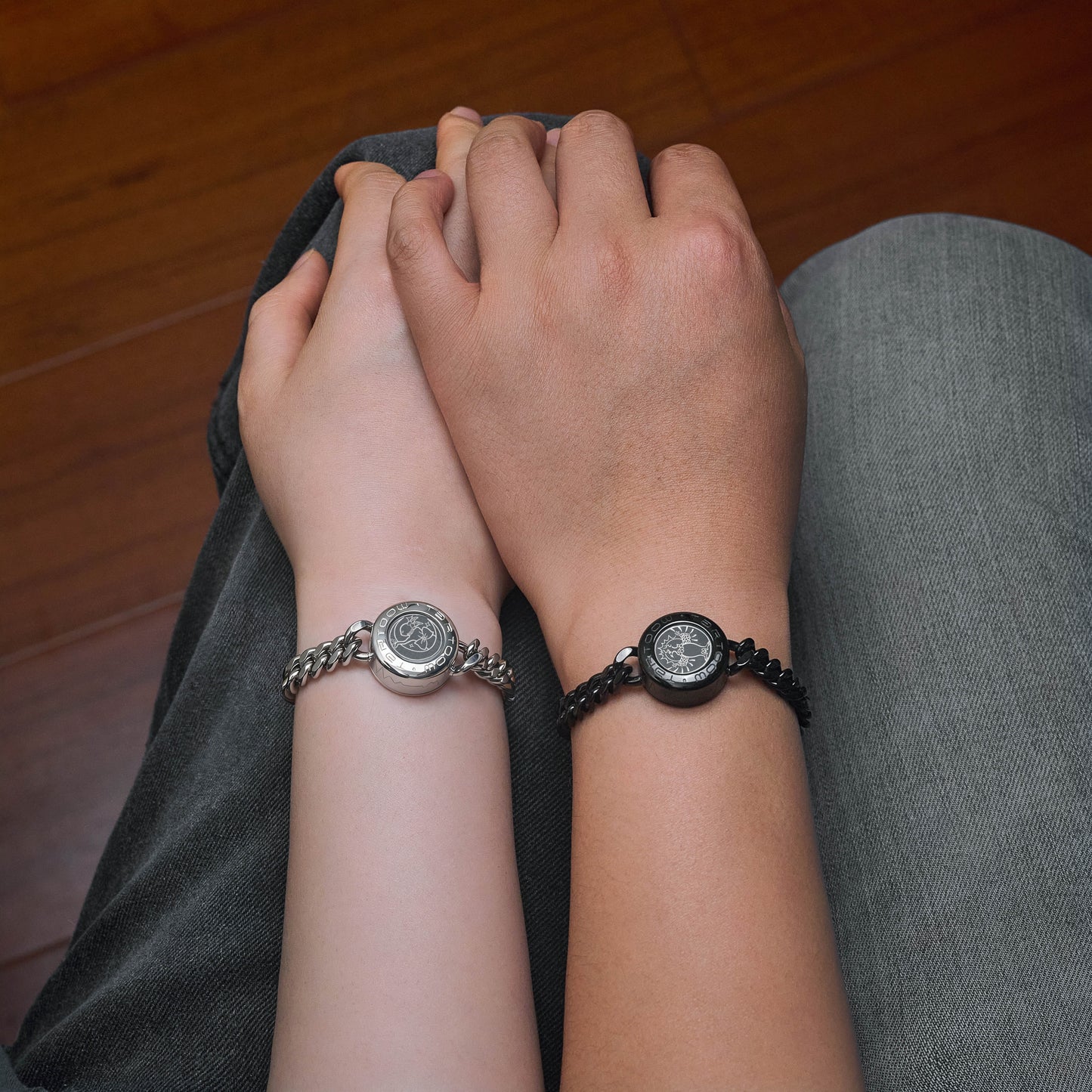 tartoow Long Distance Touch Vibration Bracelets Long Distance Relationship Gifts for Girlfriend Boyfriend Love Bracelets for Couples Bluetooth GD001